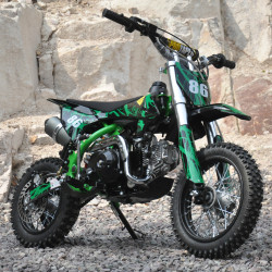 110cc Minicrossi, 4-tahtimoottori, 80 km/h, musta / vihreä