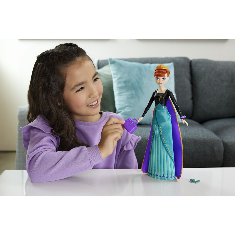 DISNEY FROZEN FASHION REVEAL ANNA