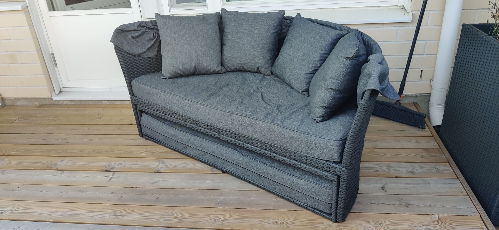 POHJOLA GARDEN Polyrottinki Aurinkovuode/Aurinkosänky/Aurinkopesä 165 cm, Paksu pehmuste, Katoksella Musta