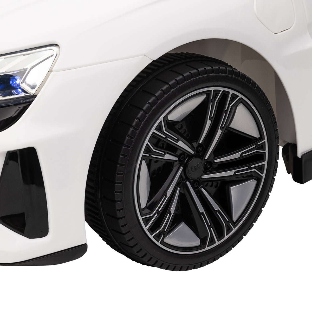 Lasten sähköauto Audi RS e-tron GT, kaukosäädin, turvavyö ja valot, 3–5 v, valkoinen