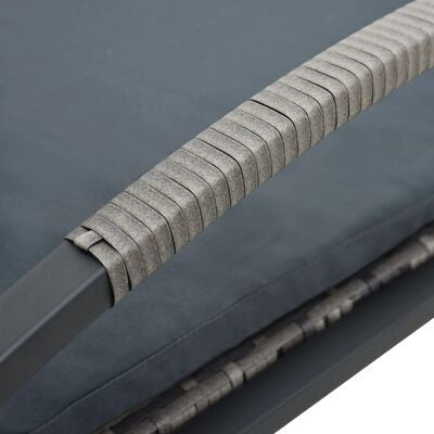 Musta Aurinkotuoli tyynyillä ja renkailla