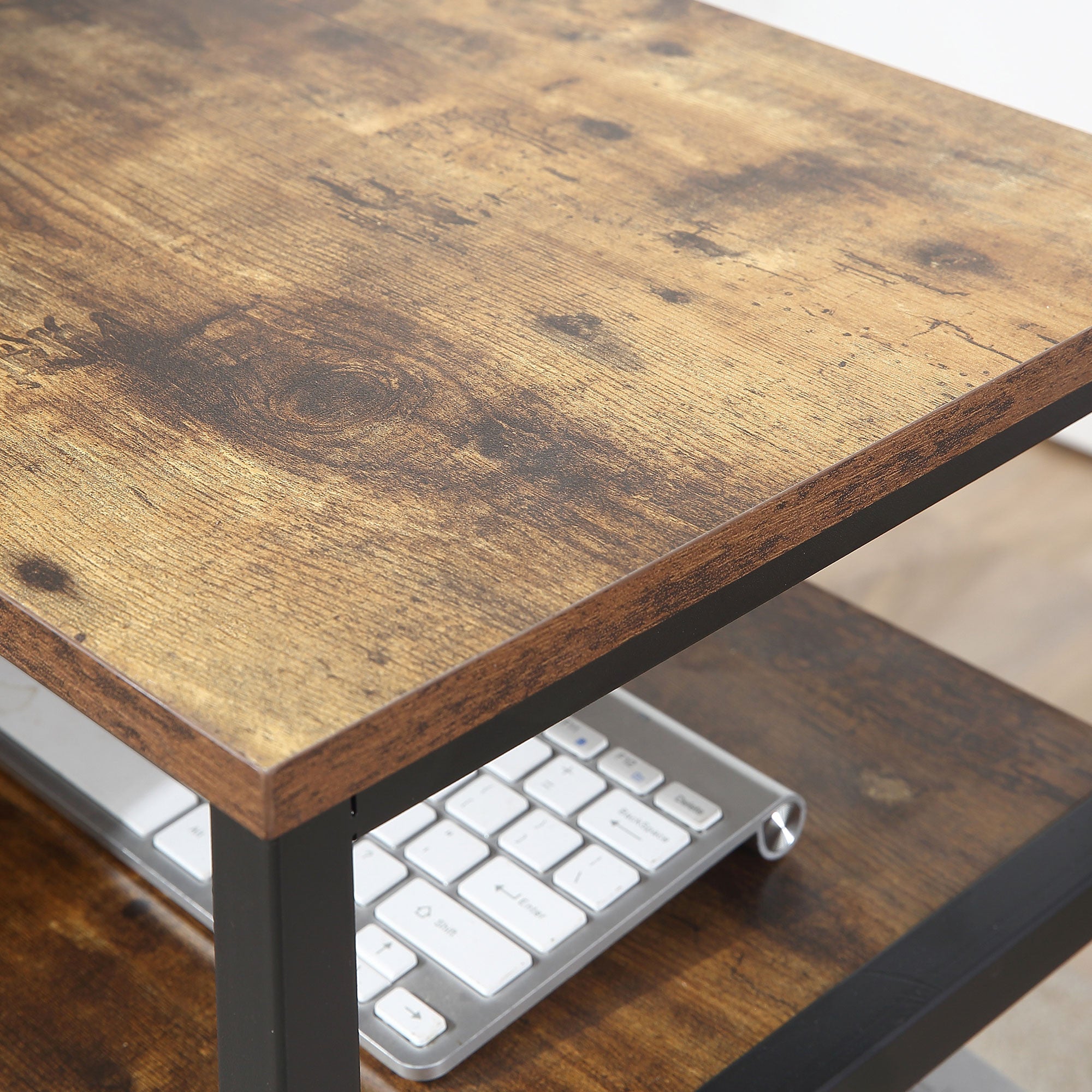 Tietokonepöytä mustaruskea 135 cm x 90 cm x 79 cm