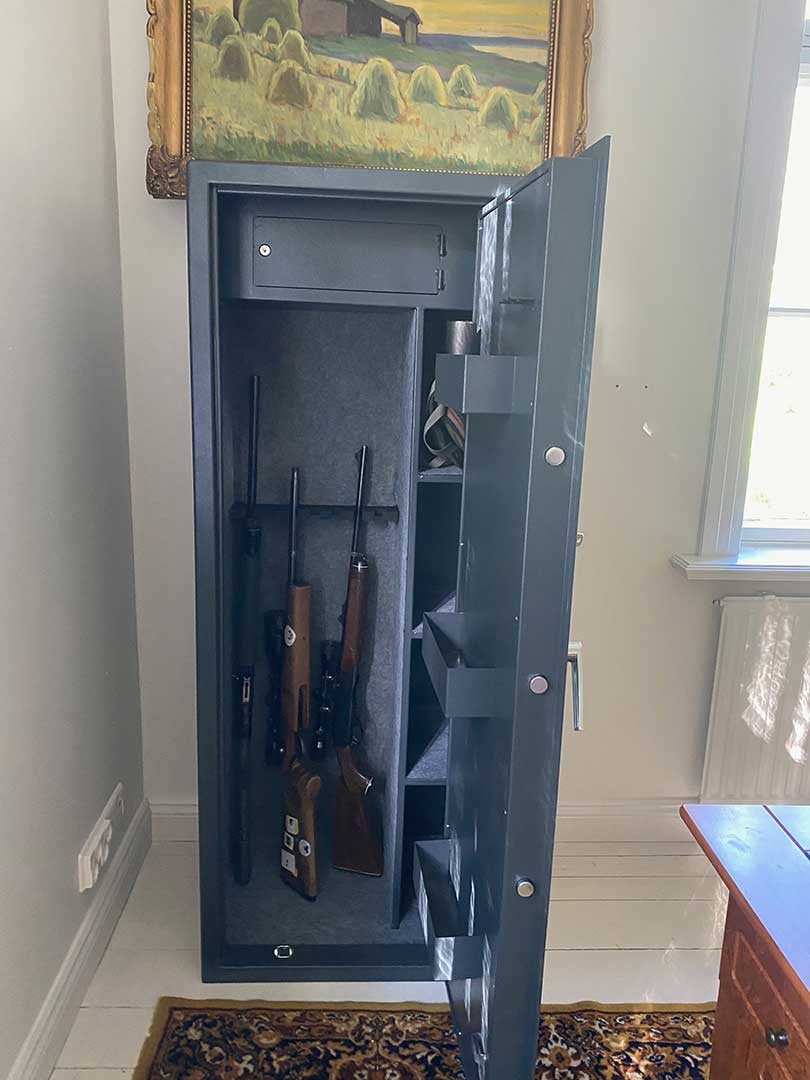 POHJOLAN URHEILUTARVIKE Asekaappi 7+3 Aseelle EN 14450, 159x60x50cm, Harmaa