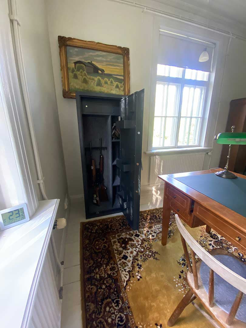 POHJOLAN URHEILUTARVIKE Asekaappi 7+3 Aseelle EN 14450, 159x60x50cm, Harmaa