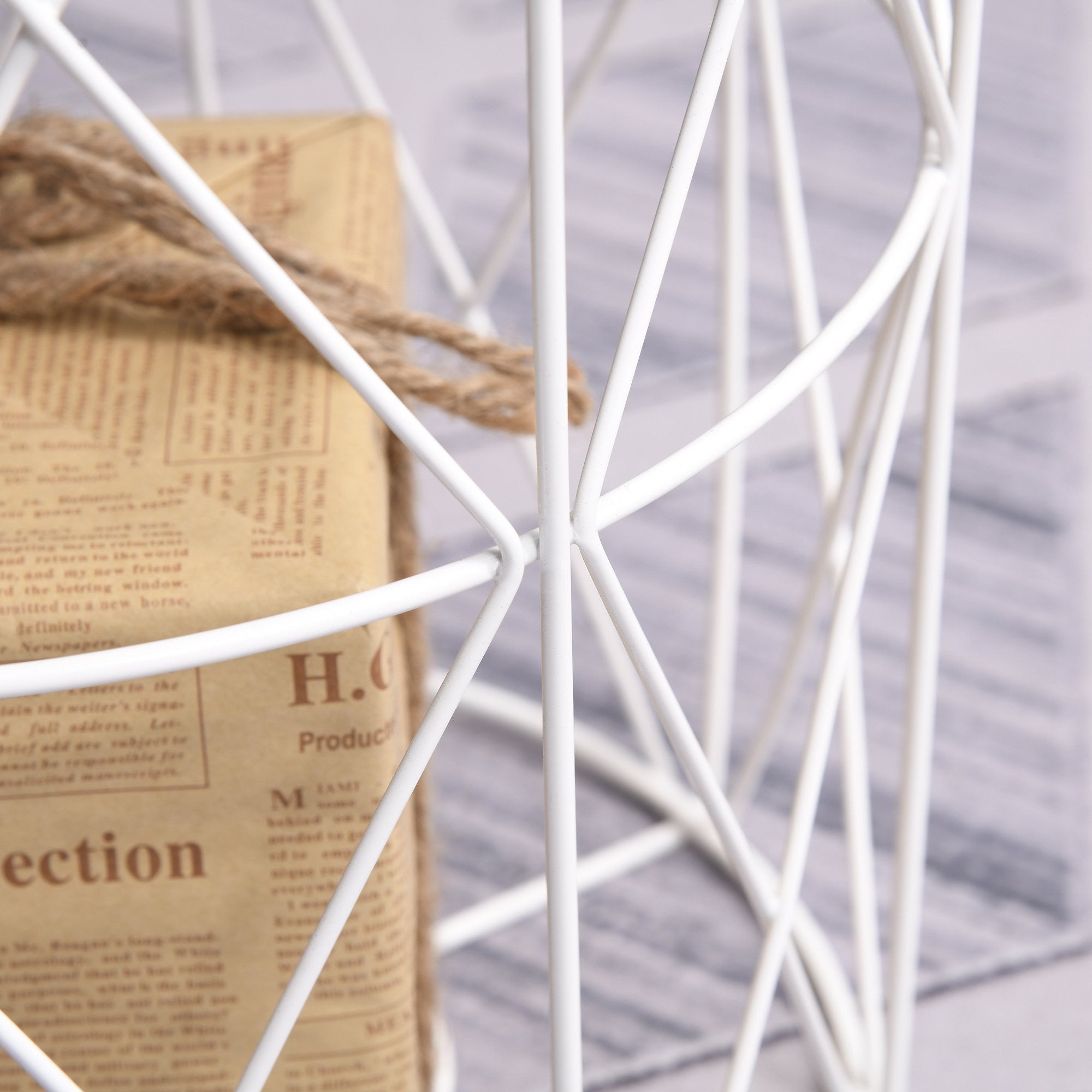 2 sivupöytää, 40 x 45 cm