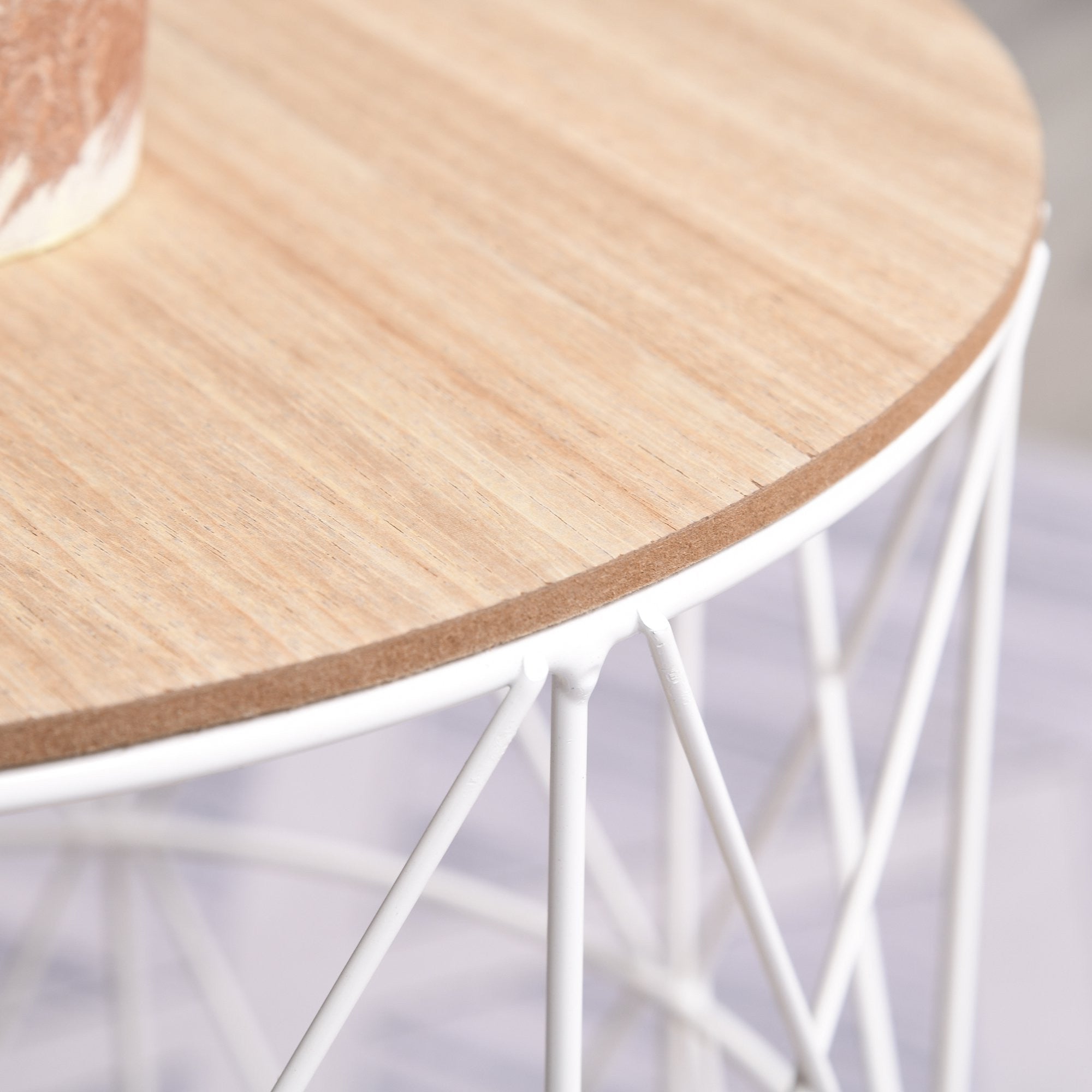 2 sivupöytää, 40 x 45 cm