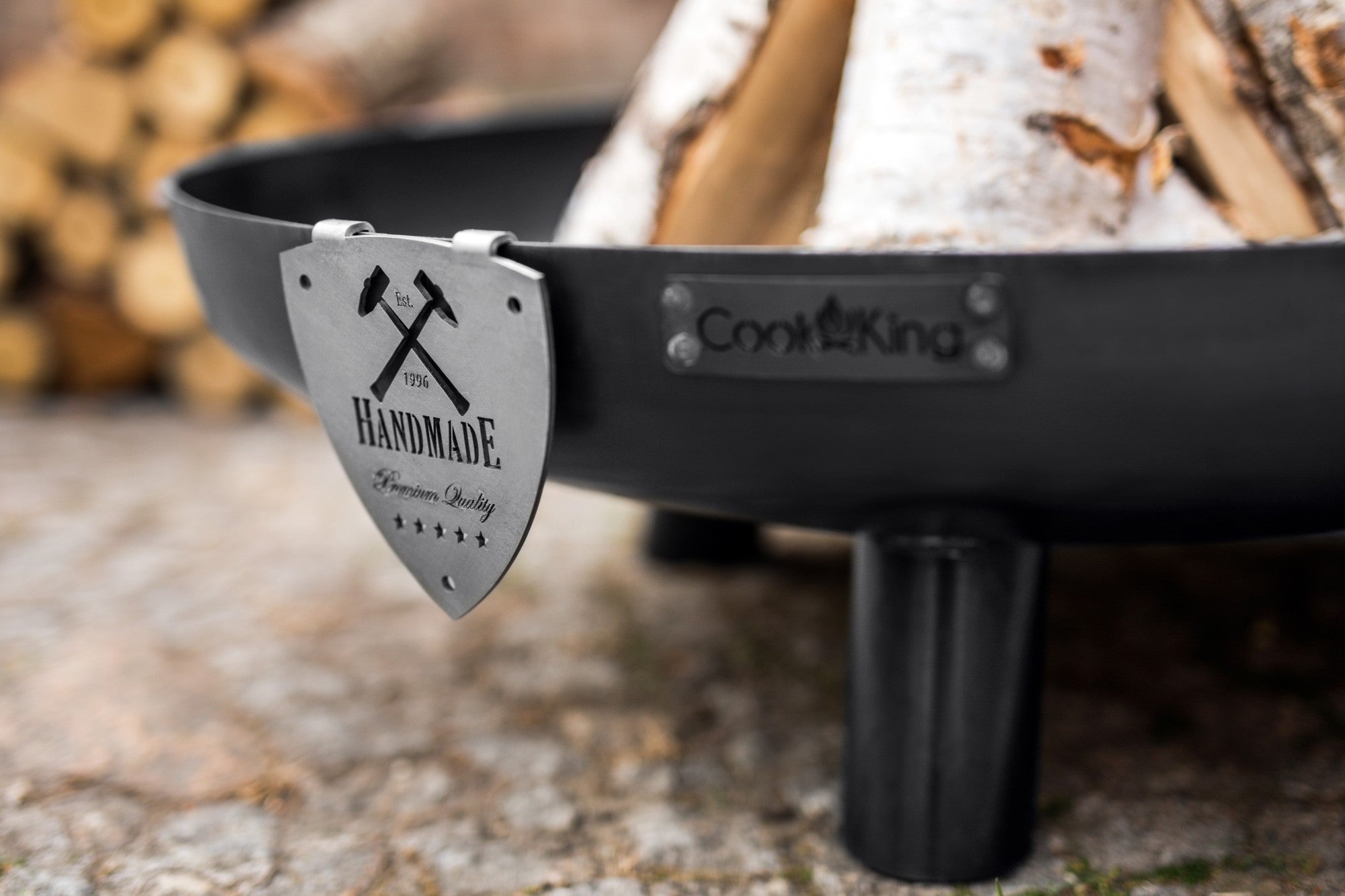 BALI ulkotulisija musta teräs, 4 eri kokoa