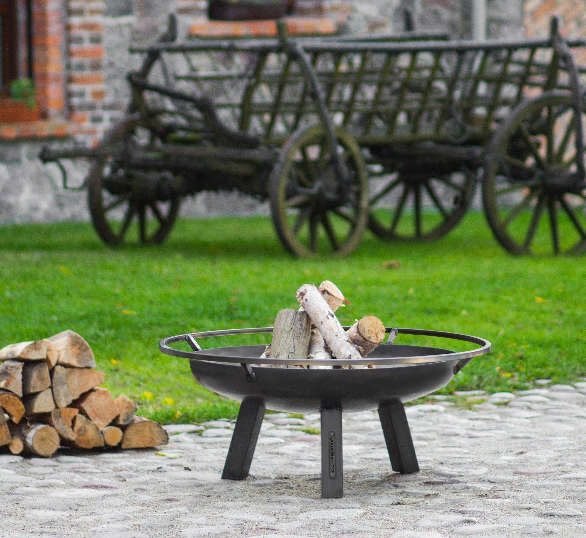 PORTO ulkotulisija musta teräs, 4 eri kokoa