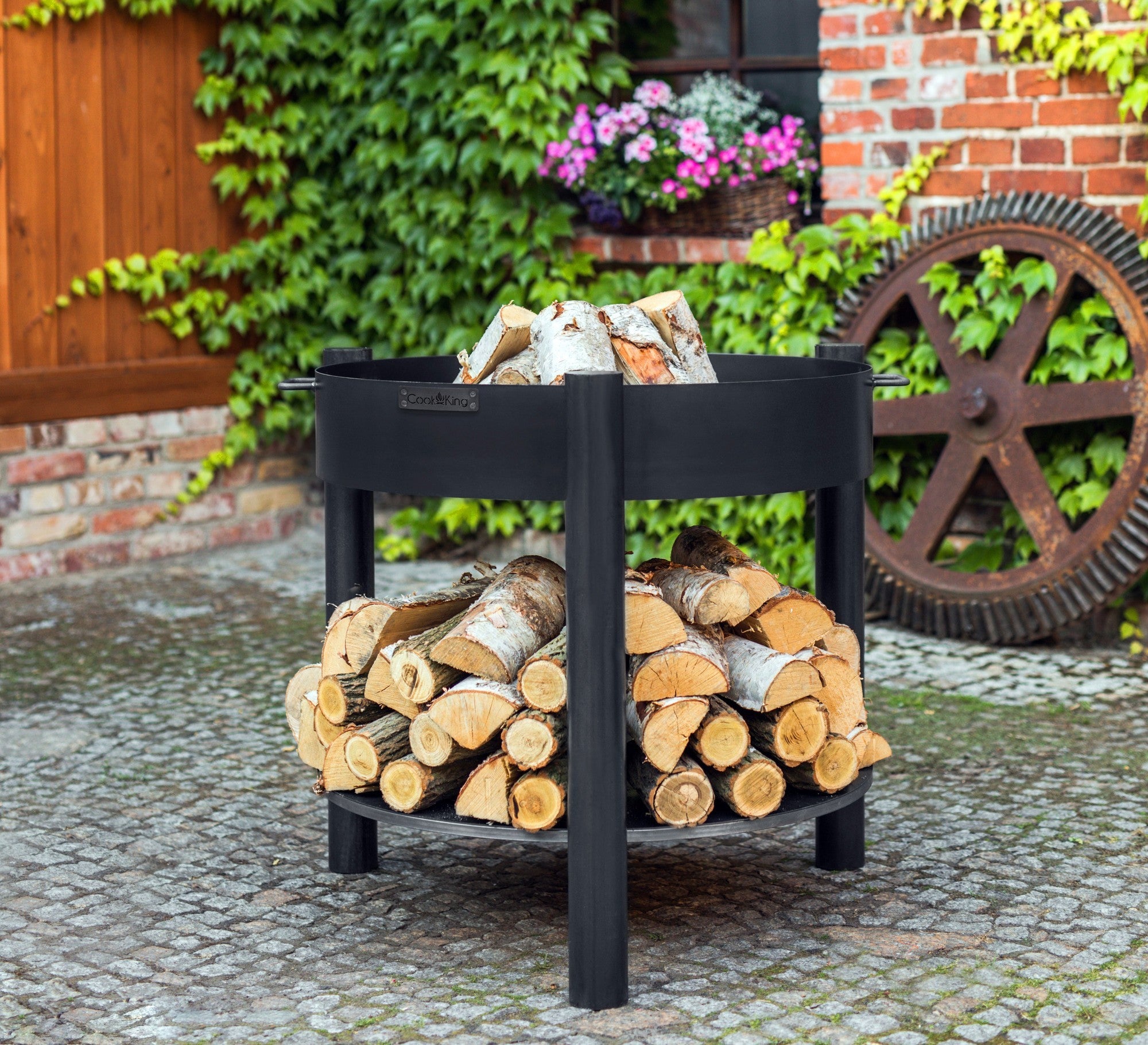 MONTANA HIGH ulkotulisija musta teräs, 3 eri kokoa