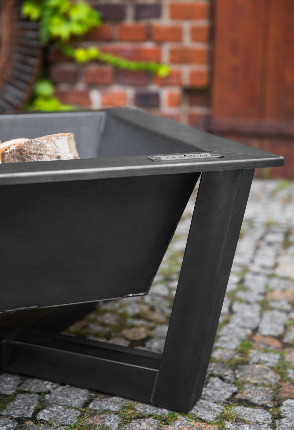 BRASIL ulkotulisija musta teräs, 70 x 70 cm