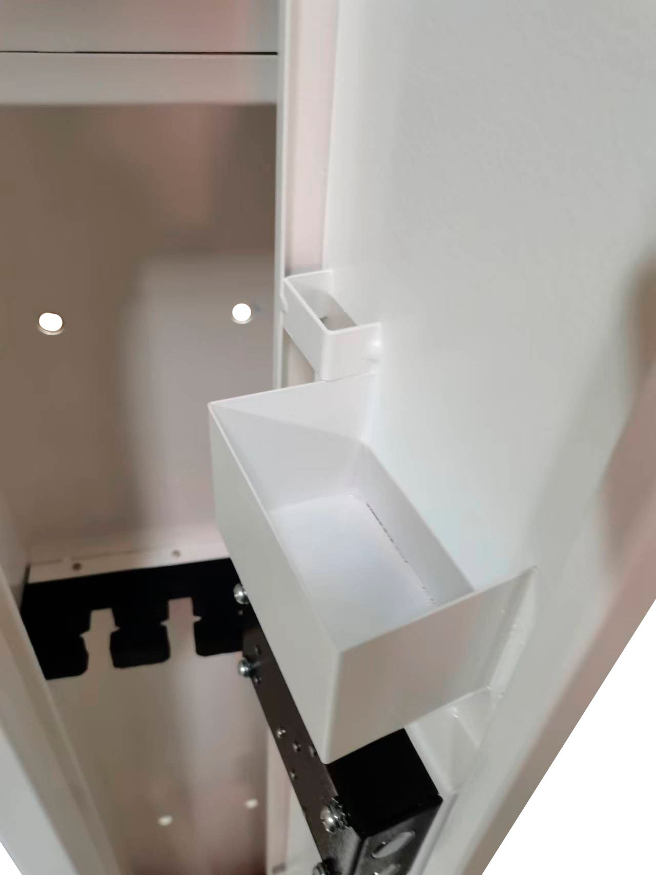 POHJOLAN URHEILUTARVIKE Asekaappi 3 Aseelle 145x24.5x20.5cm, Valkoinen