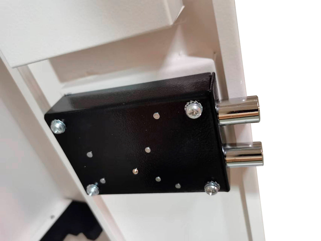 POHJOLAN URHEILUTARVIKE Asekaappi 3 Aseelle 145x24.5x20.5cm, Valkoinen