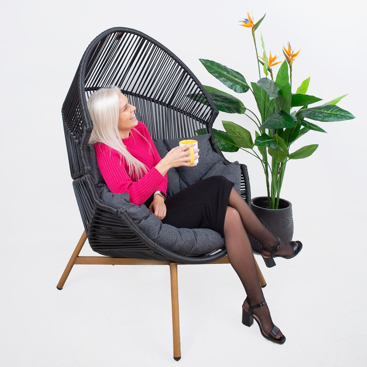 HELSINKI puutarhatuoli korkealla selkänojalla, musta