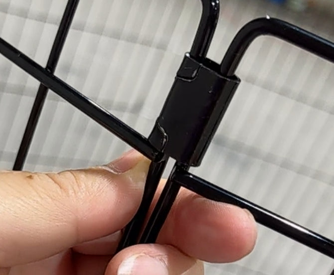 POHJOLAN LEMMIKKITARVIKE Metallinen Pentuaitaus Pennuille, 61 x 61 cm, 8 palaa, Musta