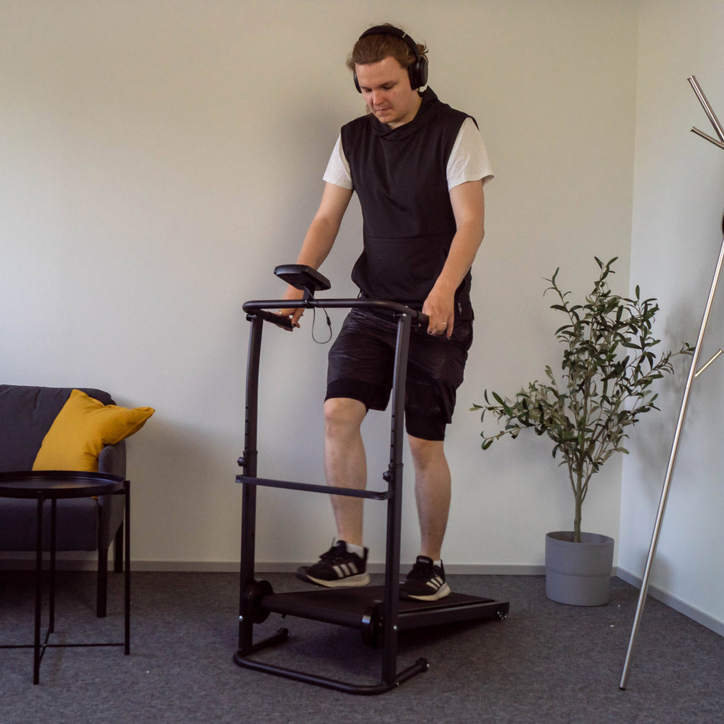 REACT KÄVELY/JUOKSUMATTO MUSTA