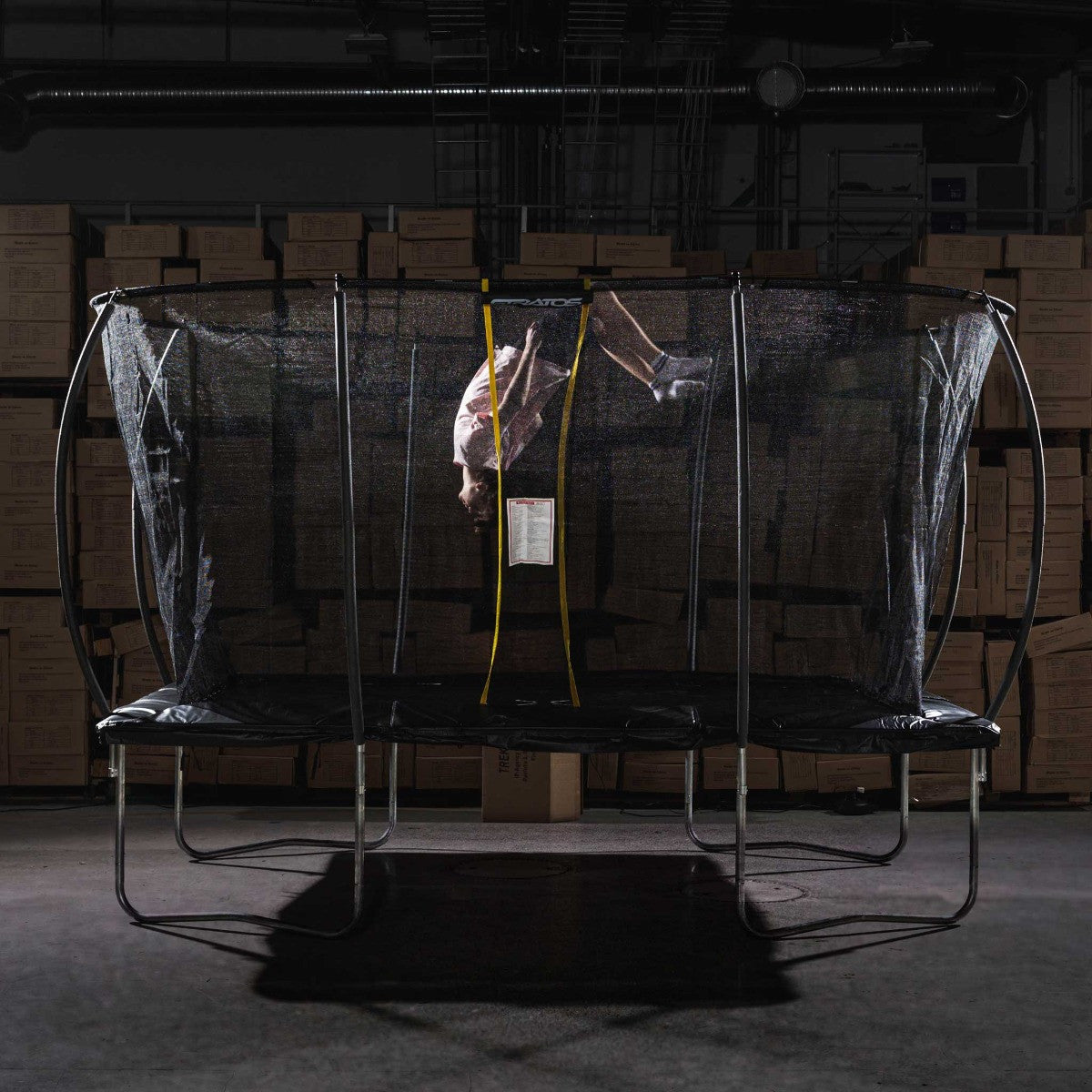 STRATOS SUORAKAIDE TRAMPOLIINI 8x12 FT / 244X366 CM