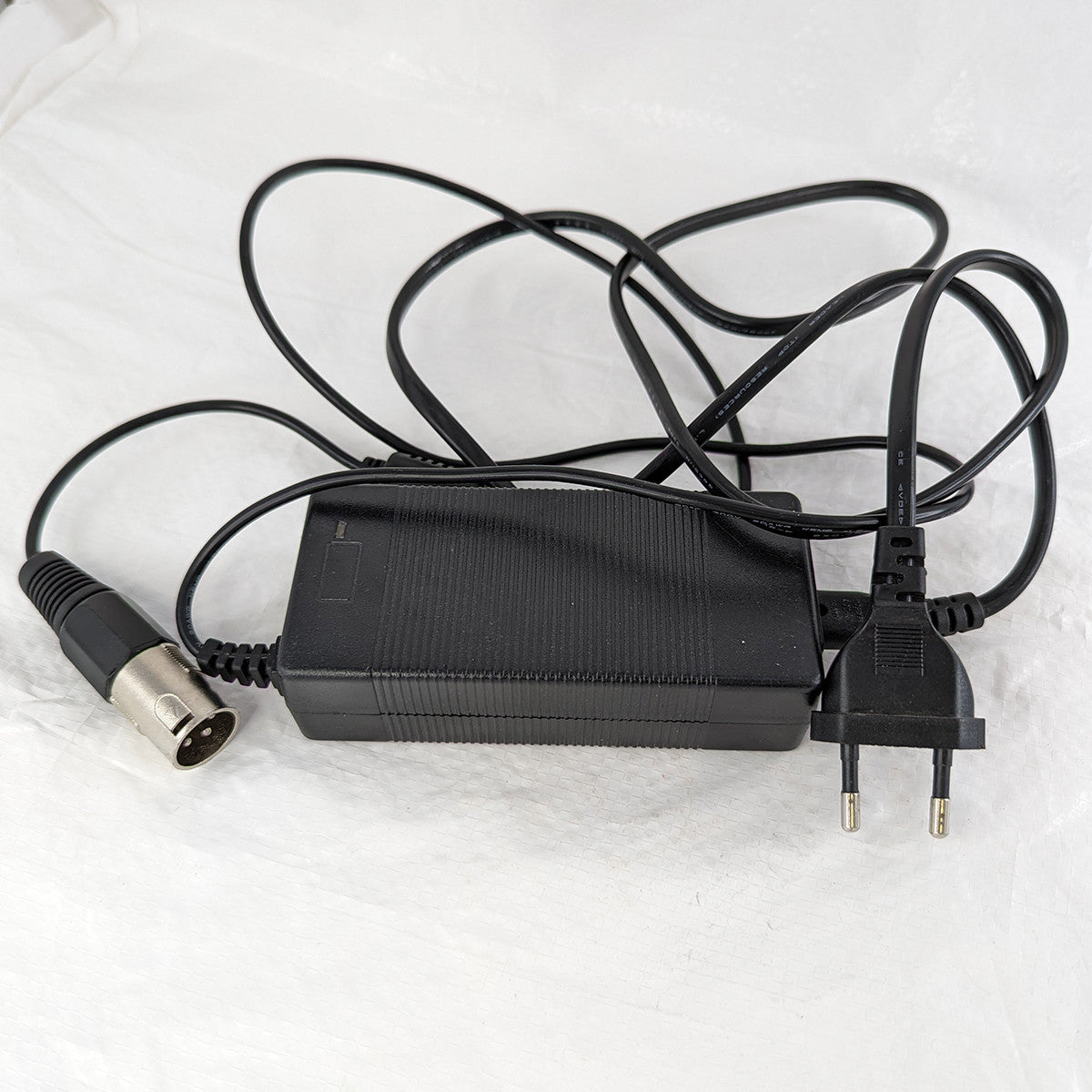 Sähköpotkulauta 800W laturi 43,2V