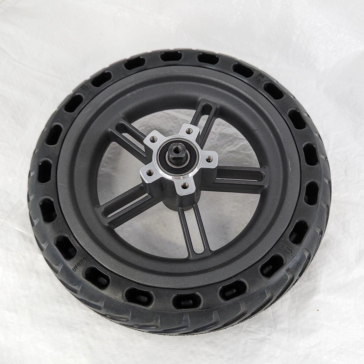 ES8501 Sähköpotkulaudan Takarengas vanteella, ei jarrulevyä