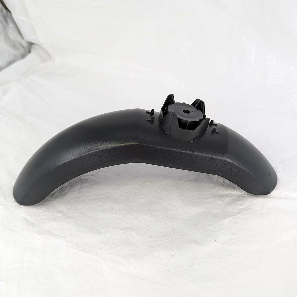 Sähköpotkulaudan etulokasuoja