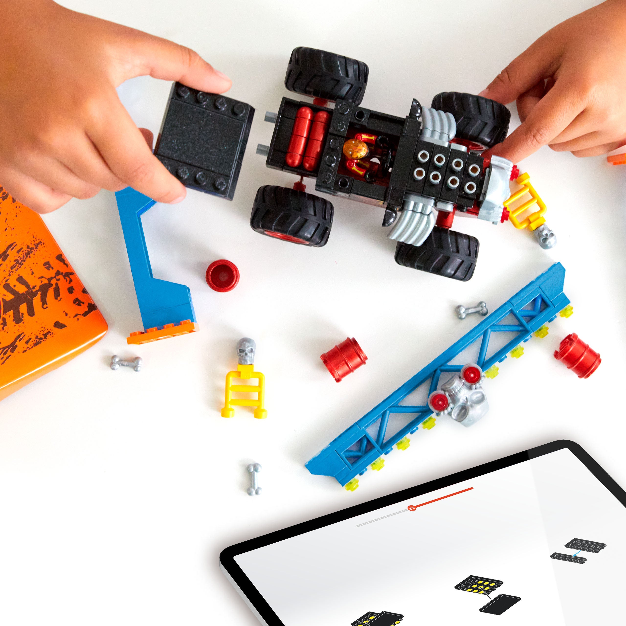 MEGA HOT WHEELS SMASH N CRASH BONESHAKER COU HKF87