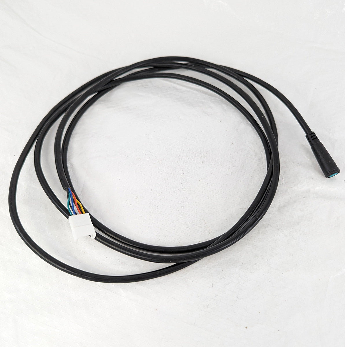 Sähköpotkulaudan johtosarja