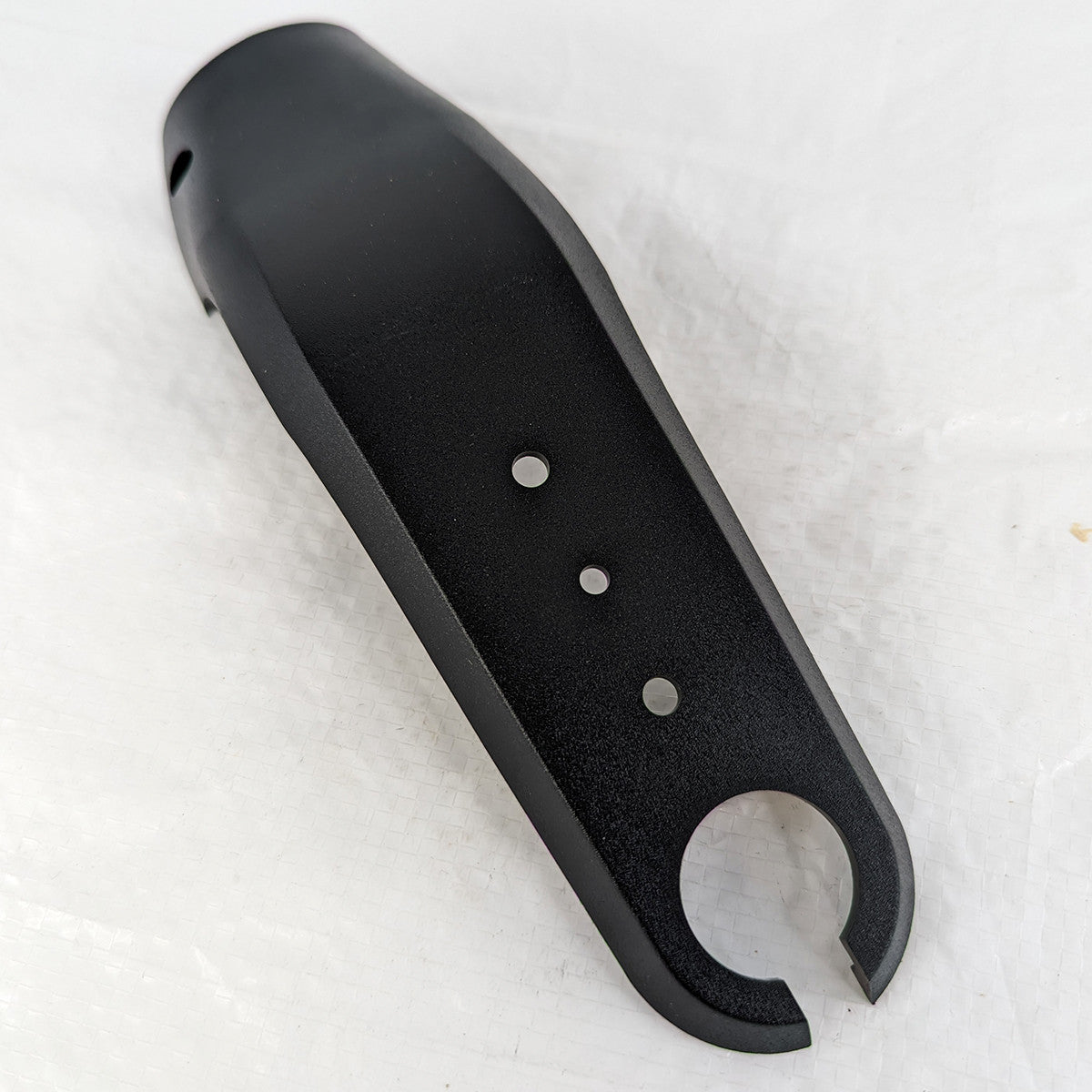 Sähköpotkulaudan etuhaarukan muovi, oikea