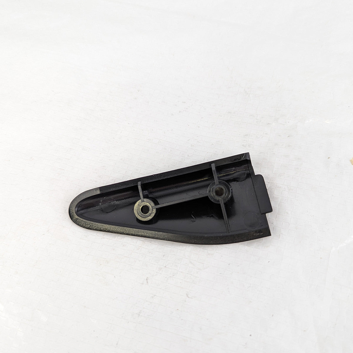 Sähköpotkulaudan rungon takamuovi