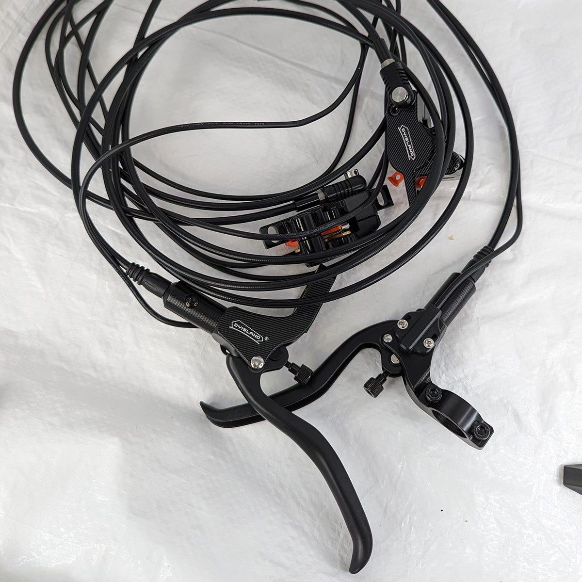 Sähköpotkulaudan etu- ja takajarrut