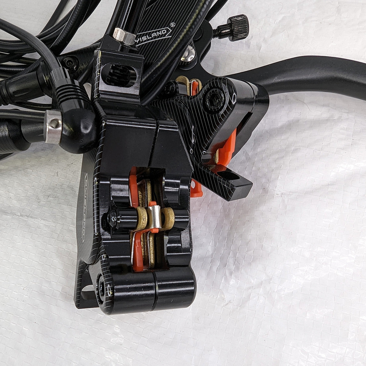 Sähköpotkulaudan etu- ja takajarrut