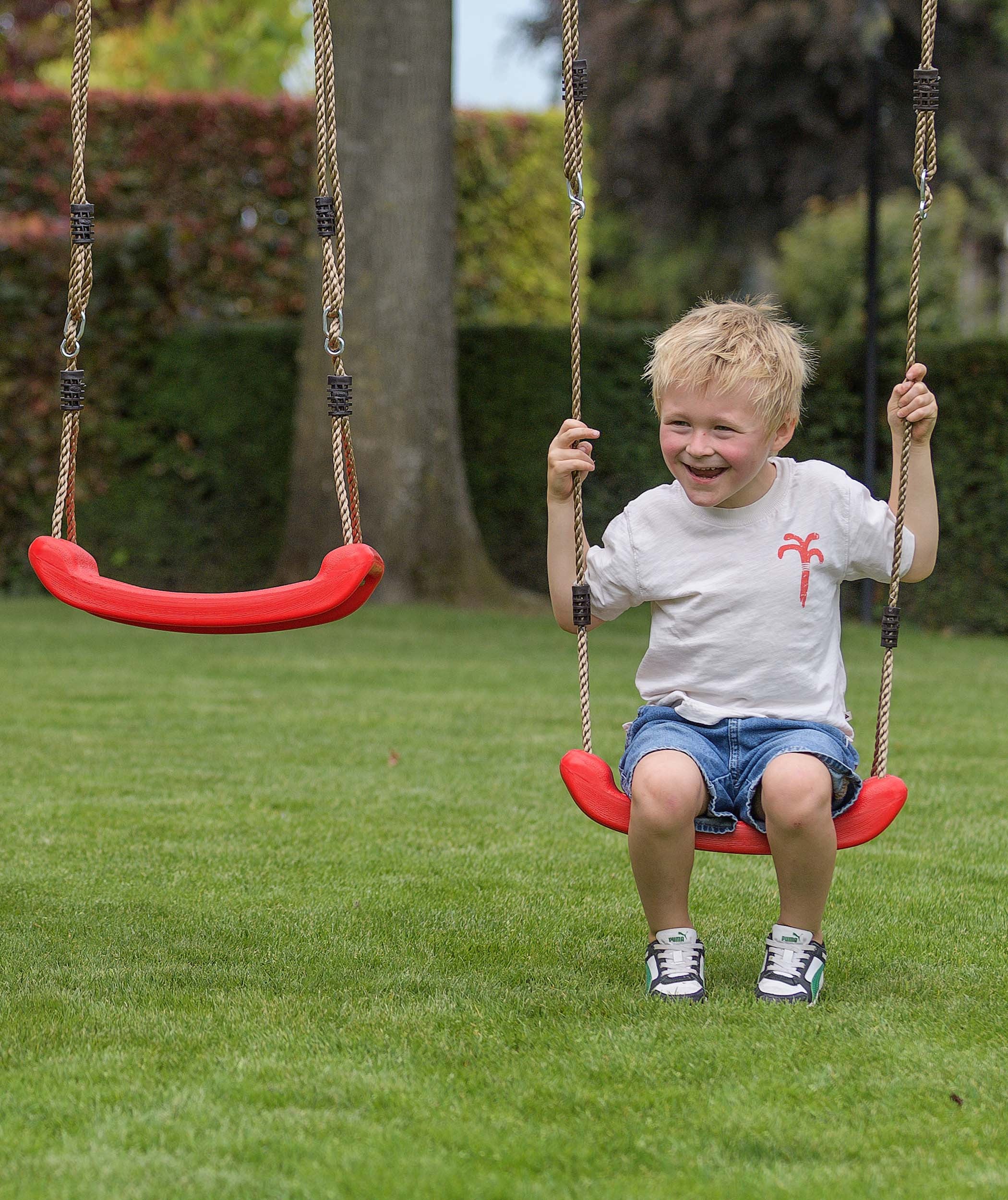 SwinKing leikkikeskus AVA Kahdella Keinulla