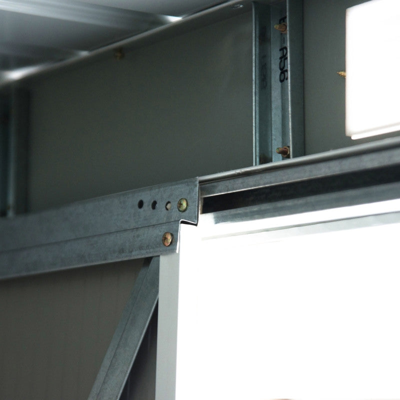 vaja, työkaluvaja liukuovella, ikkunalla, yksipuolisella harjakatolla, teräs, tummanvihreä, 280 x 130 x 172 cm.