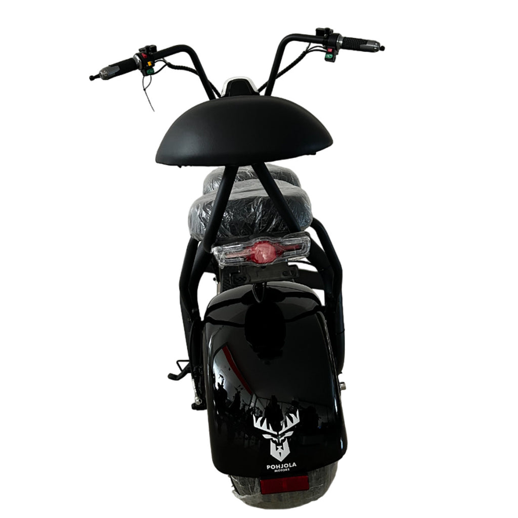 POHJOLA MOTORS Lisäistuin ja Jalkatapit Sähköskootteri 2.0 Premiumiin