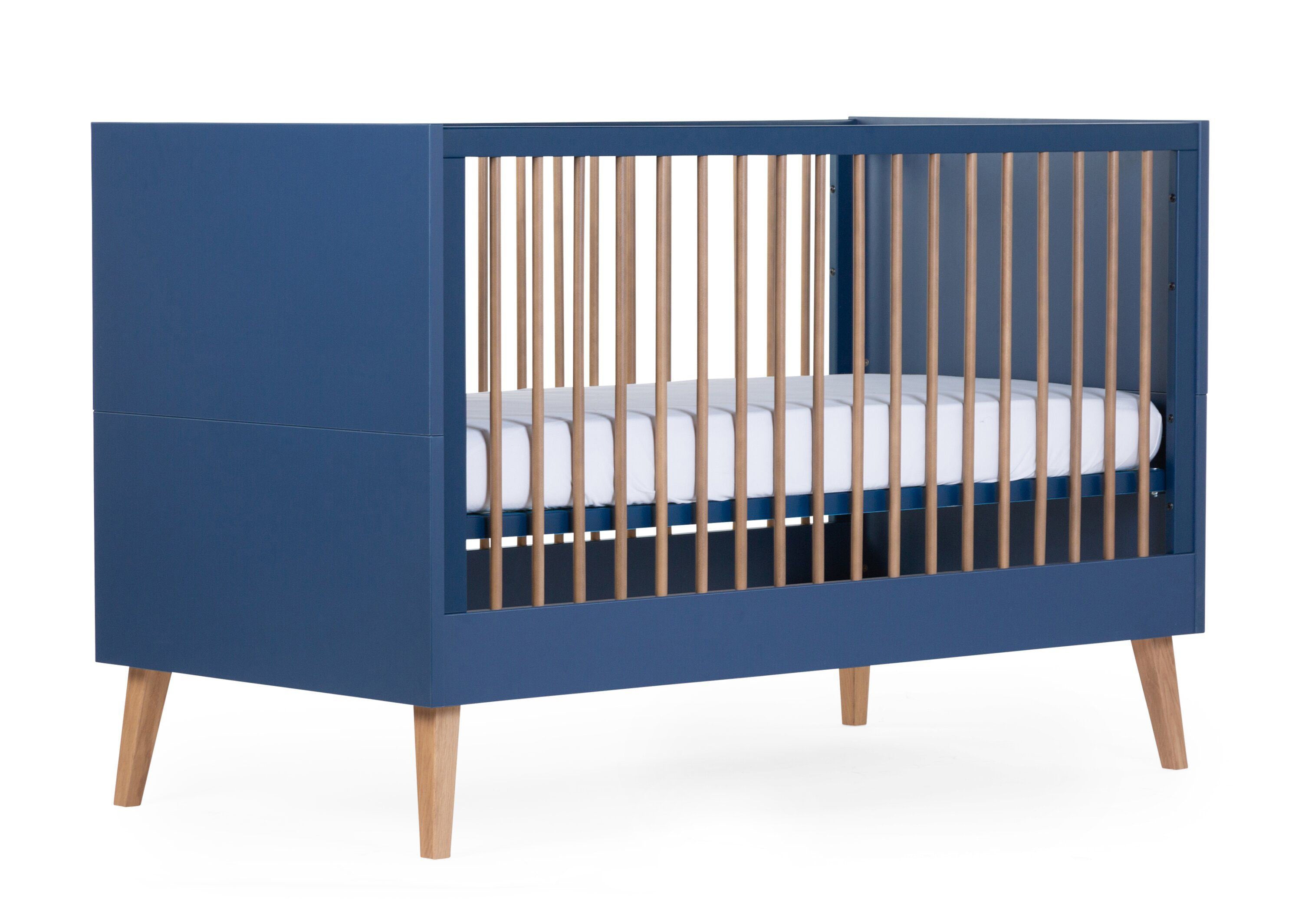 Syvänsininen muunneltava pinnasänky 70x140 cm – kolmisäätöinen puusänky vauvalle ja taaperolle