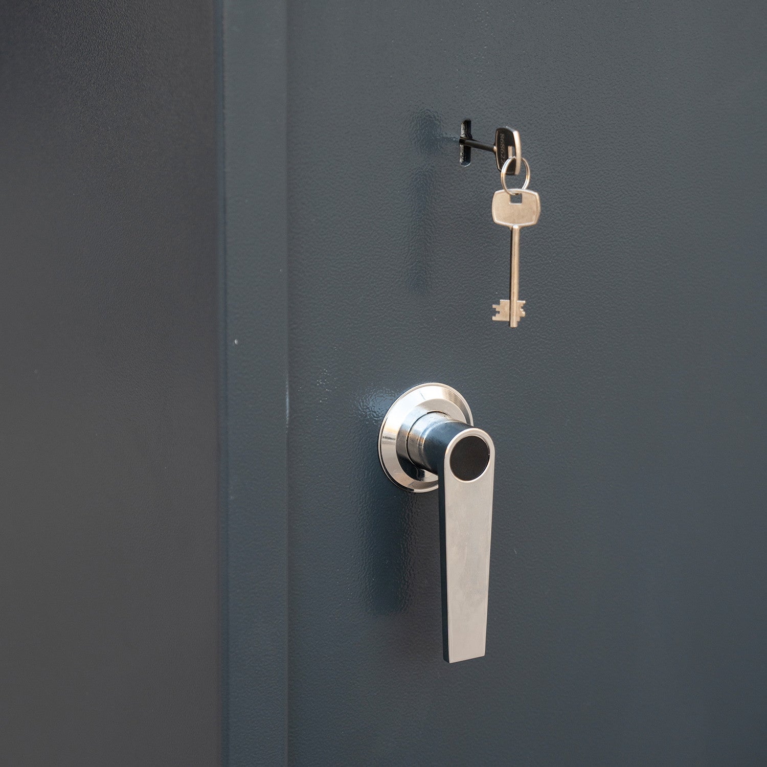 POHJOLAN URHEILUTARVIKE Asekaappi 30 Aseelle EN 14450, Harmaa, 170 x 75 x 65 cm