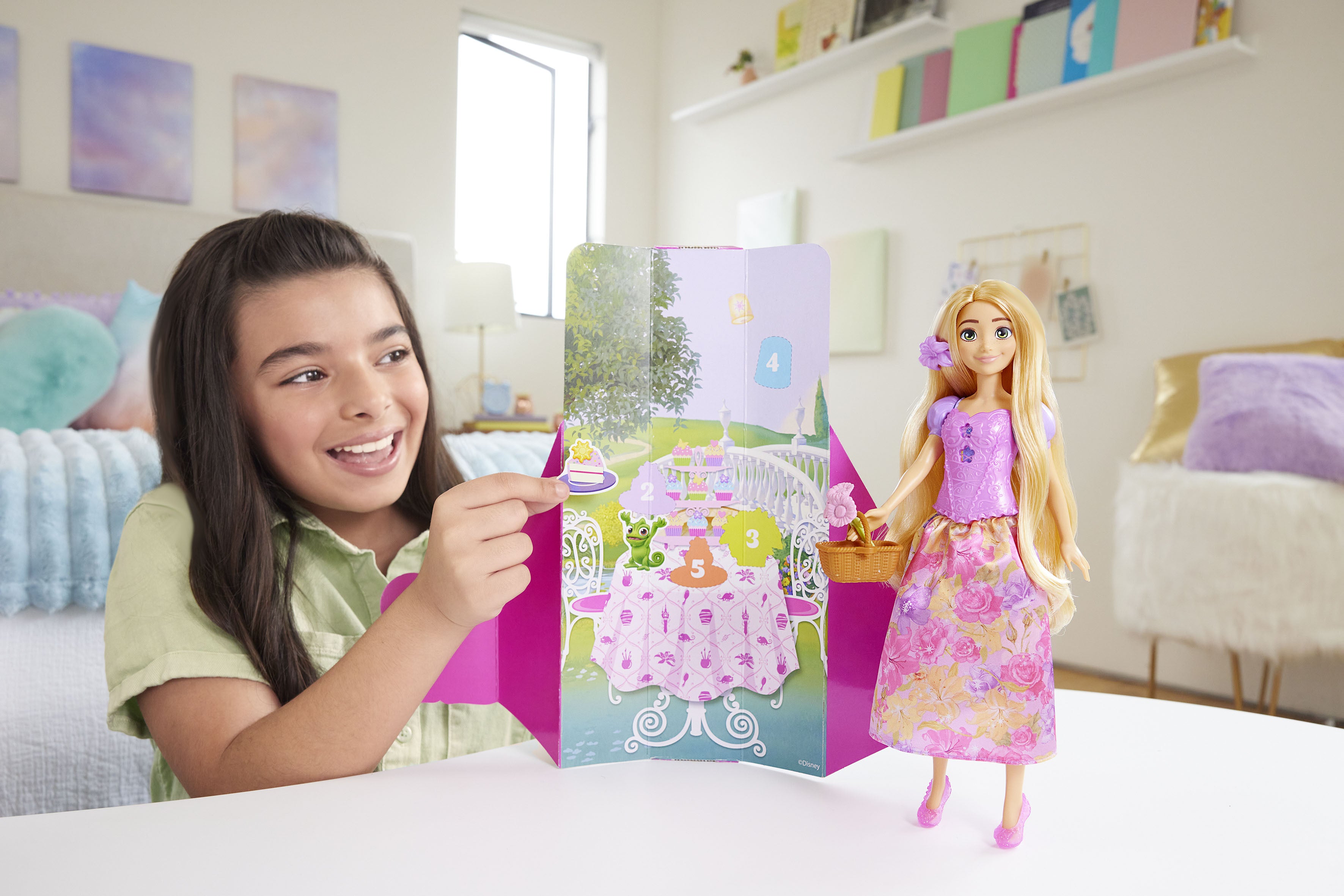 DISNEY PRINCESS FASHION REVEAL TÄHKÄPÄÄ