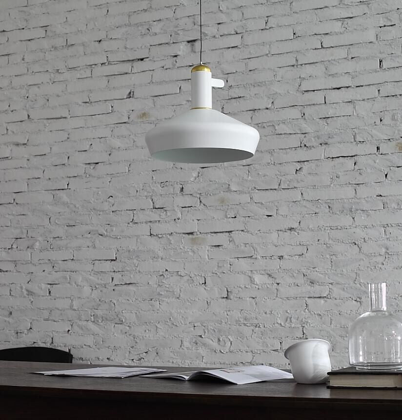 Mumoon kattovalaisin Eara mattavalkoinen