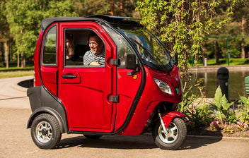 Kontio Motors Autokruiser, Burgundy red