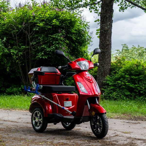 Kontio Motors Silverfox 2.0 Senioriskootteri, Metallic Red 1.2kWh litium akku ja 2A laturi