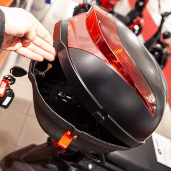 Kontio Motors e-Scooter 2.0 600W, 1.0kWh Lyijyakulla, Musta