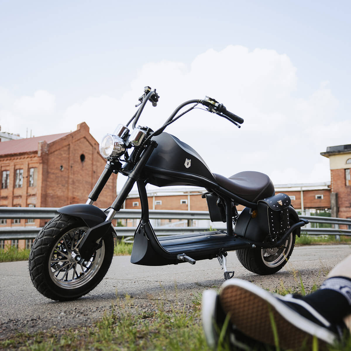 Kontio Kruiser Heritage 1000W, Suurempi 1,2kWh Lithium Akku, Musta