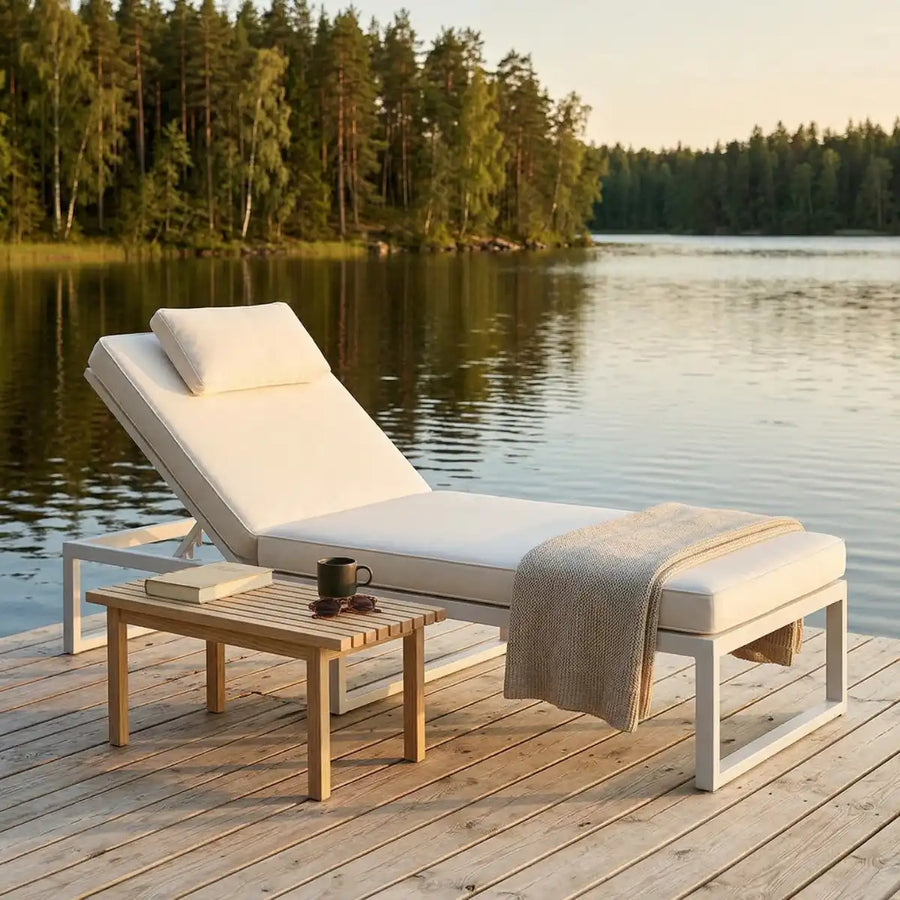 Solstol 200 cm – justerbart ryggstöd, 10 cm stoppning, stålram, vit/beige
