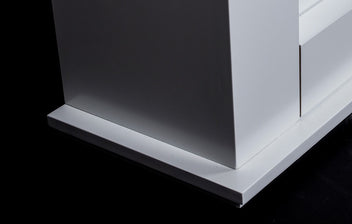 Sähkötakka Genova 750/1500W – 100 x 28 x 82,5 cm, LED-liekki, valkoinen