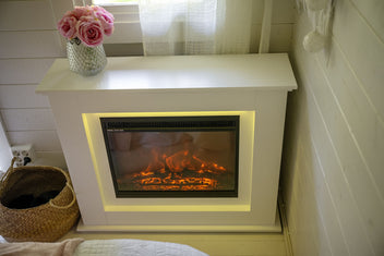 Sähkötakka Genova 750/1500W – 100 x 28 x 82,5 cm, LED-liekki, valkoinen
