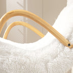 Valkoinen keinutuoli säädettävällä niskatyynyllä ja pyökkipuurungolla – tyylikäs lepotuoli kotiin