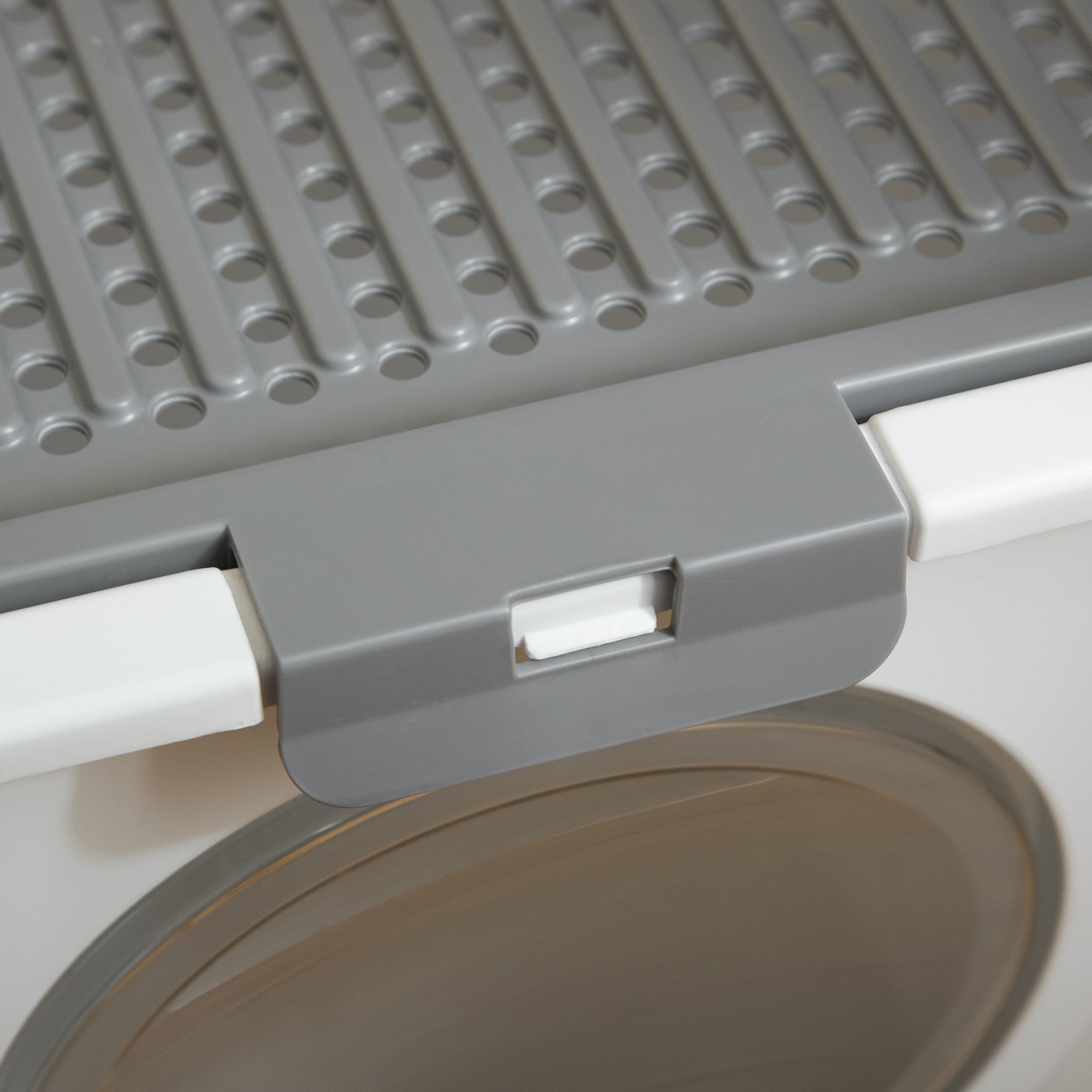 Suljettu kissanvessa yläluukulla – hajuton, kompakti ja helppo puhdistaa