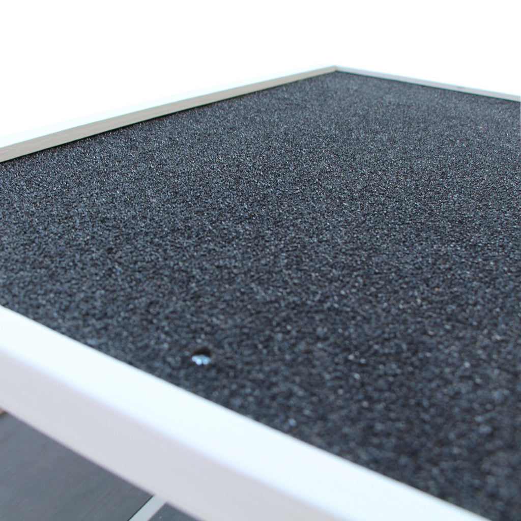 Nelikerroksinen kissatalo ulko- ja sisäkäyttöön – Tukeva puinen kissamökki kolmella kololla ja asfalttikatolla