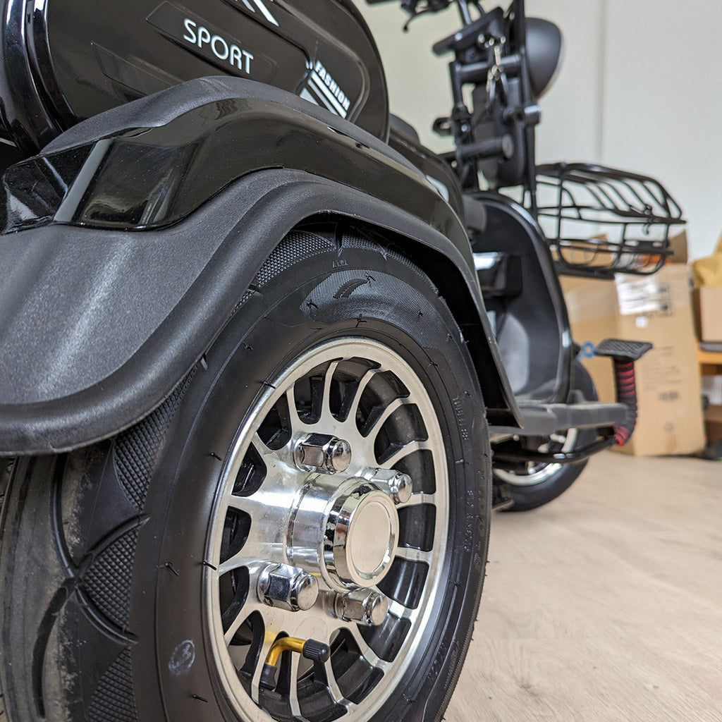 OUTLET! POHJOLA MOTORS Senioriskootteri 1000W, 16km/h, 48V20AH, Musta