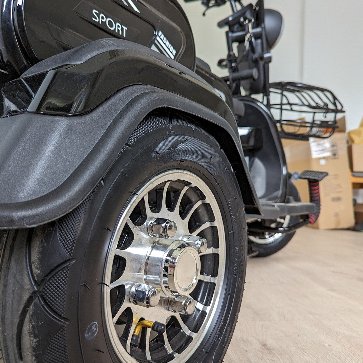 POHJOLA MOTORS Senioriskootteri 1000W, 25km/h, 48V20AH, Musta