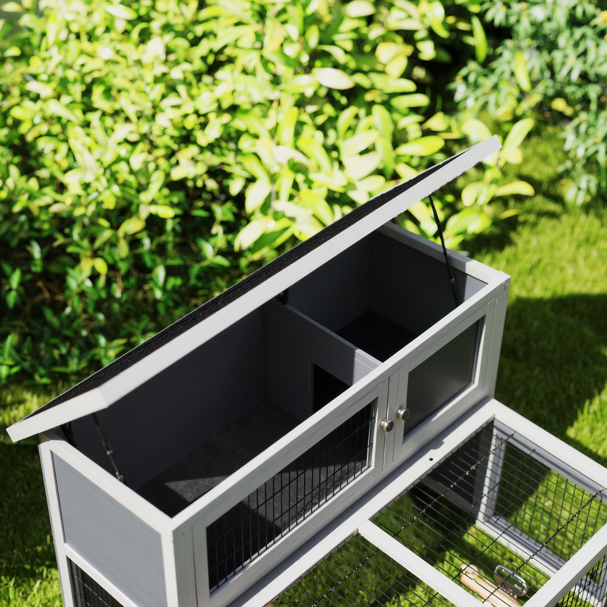 Ulkokanin häkki 2–3 kanille – kaksikerroksinen kanien ja marsujen puuhasteluhäkki, kuusipuu & asfalttikatto