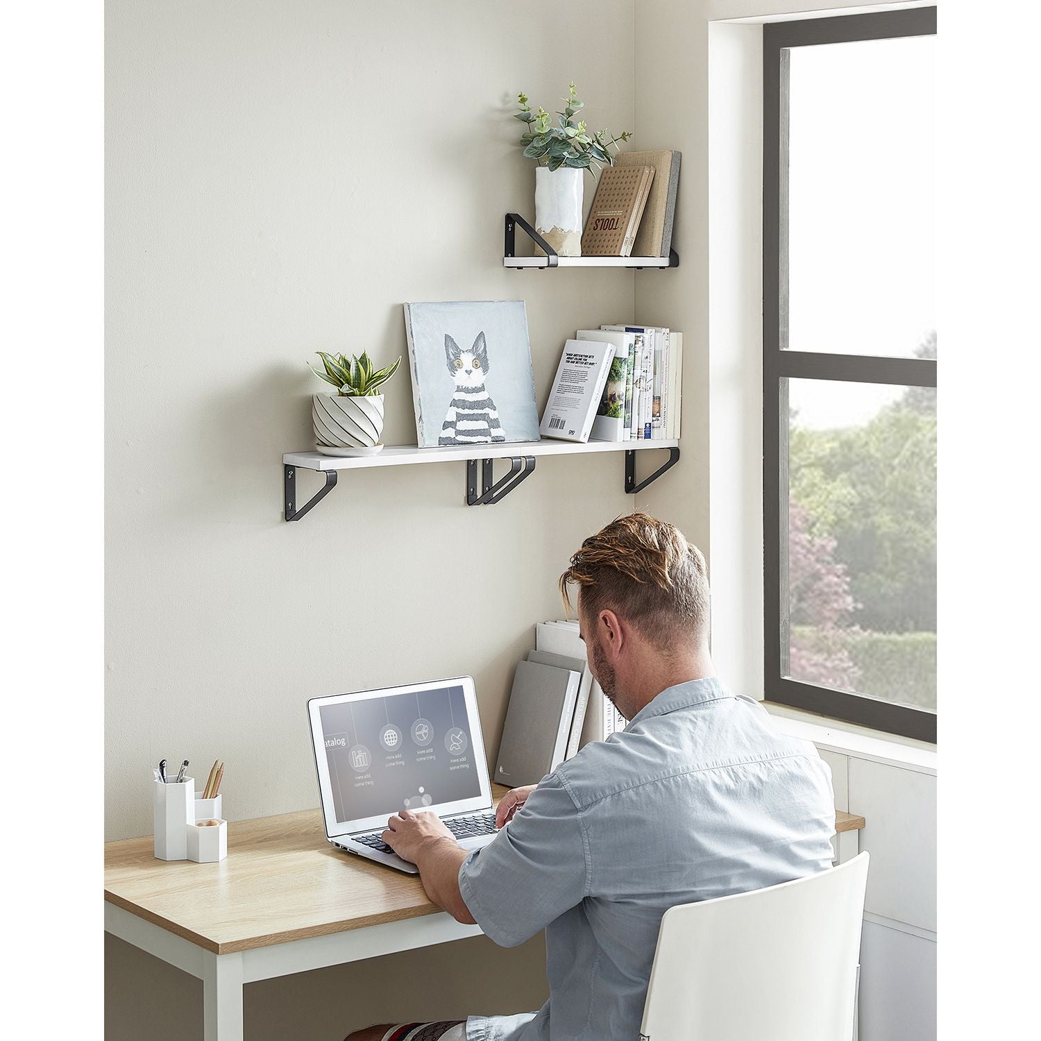 VASAGLE Moderni 3-osainen seinähyllysetti – valkoinen ja musta teräksinen säilytysratkaisu